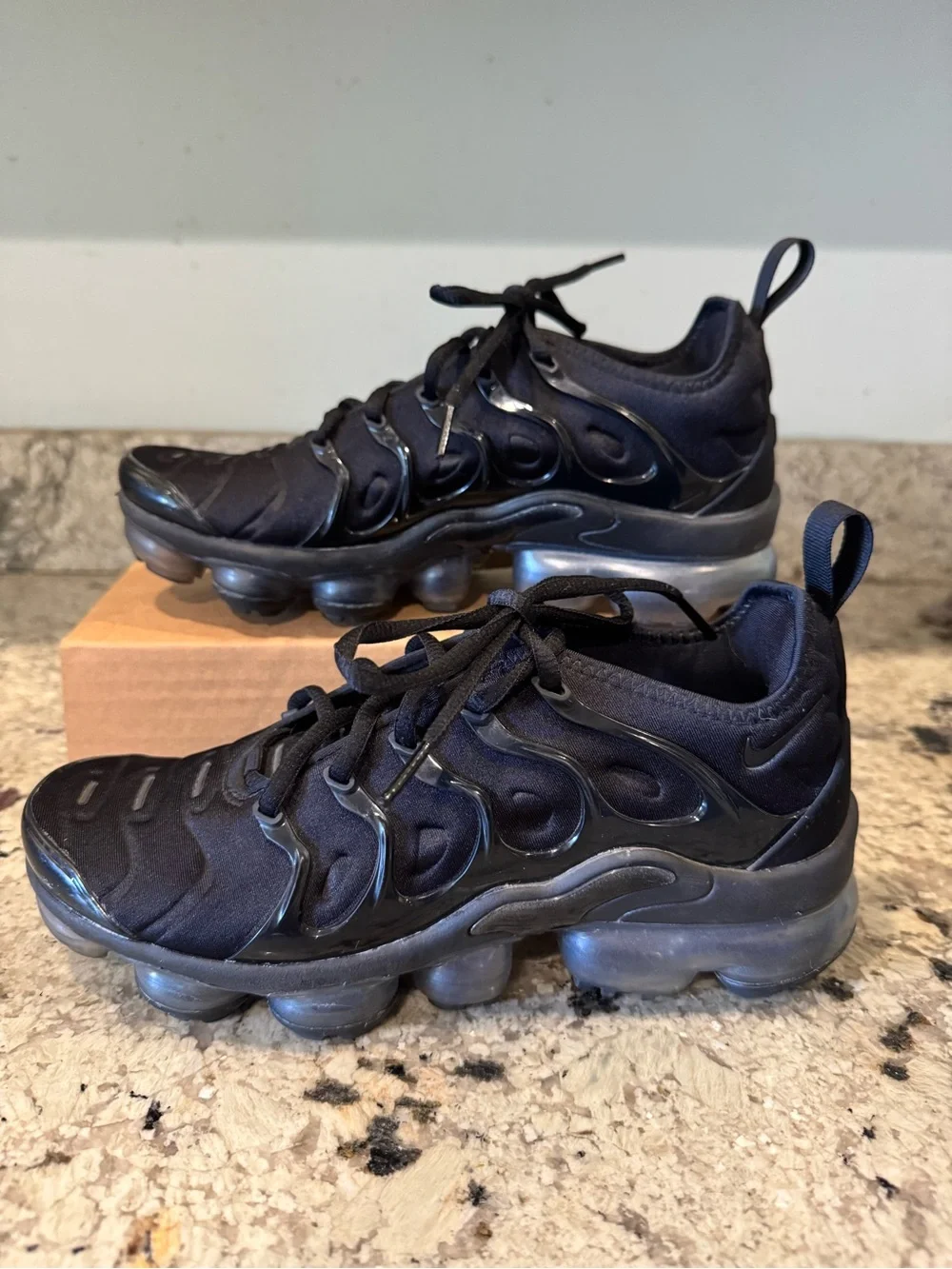 Nike Air VaporMax Plus Anthracite Women’s 7 Running Jogging Shoes EUC DH1063-001